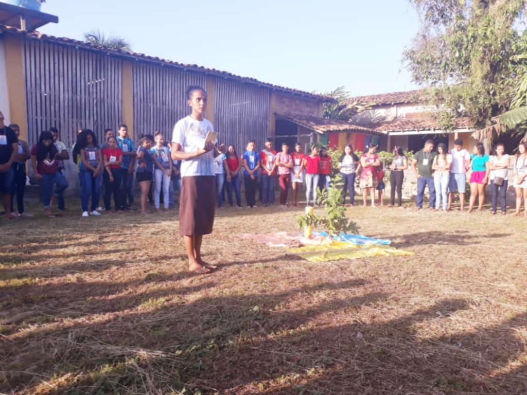 Encontro de jovens em Moju.