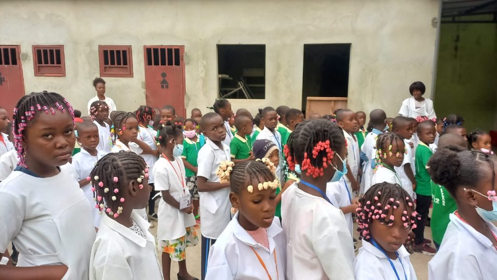 Bênção - nossa escola em Luanda